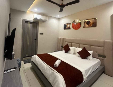 Comfortable AC room at Hotel Rajshree Inn